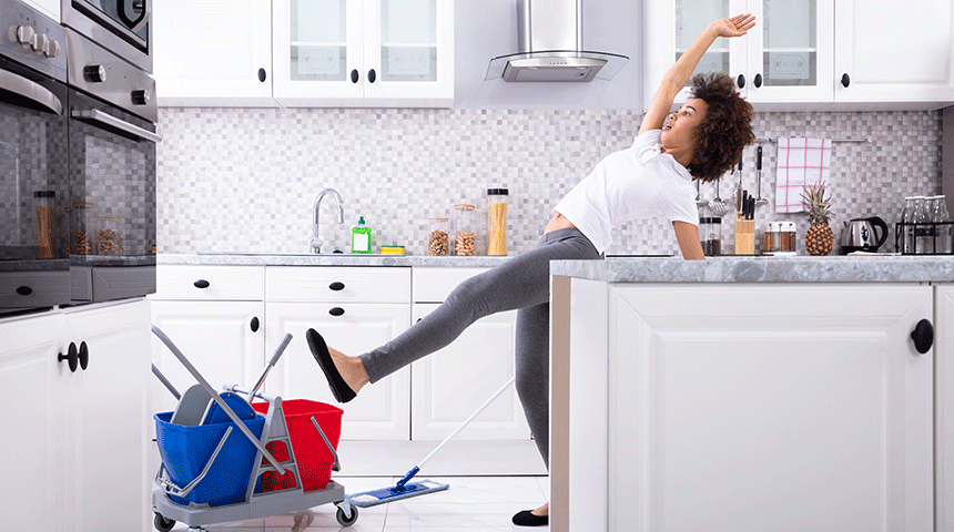 Sikkerhet på kjøkkenet: 5 enkle måter å unngå å skli og skålde deg på