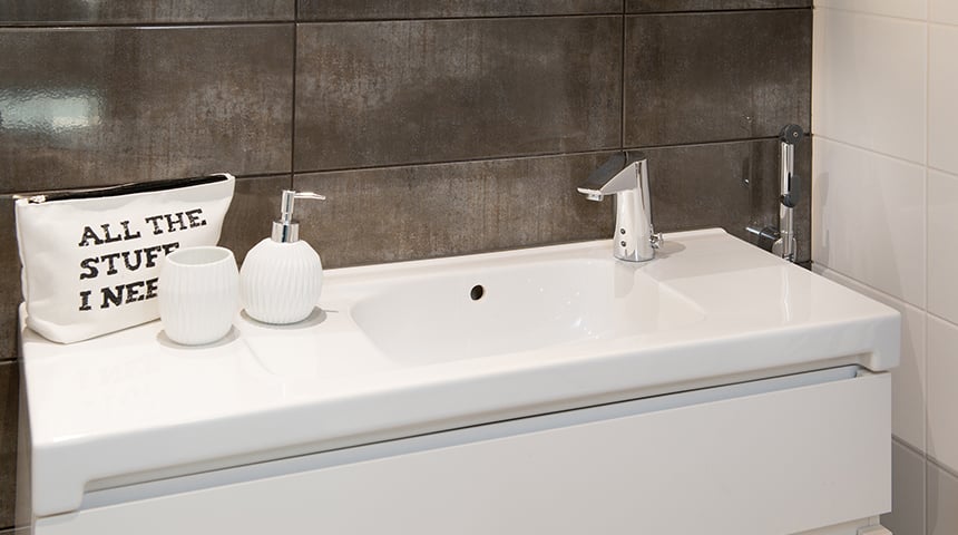 Looking for a helping hand in the bathroom?